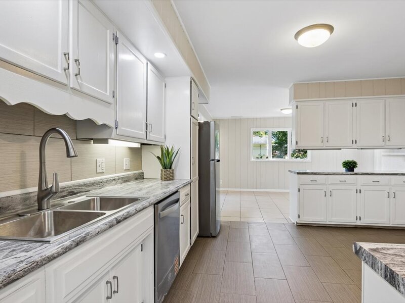 517 Sherwood Drive Streamwood IL 60107