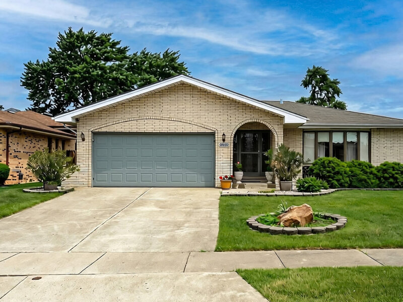 6426 W 84th Place Burbank IL 60459