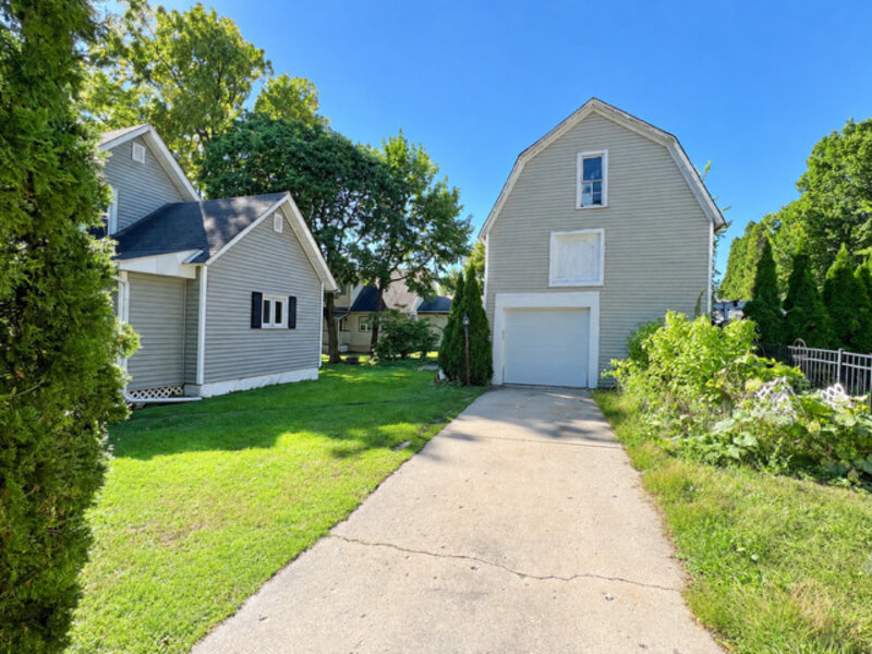 952 Larkin Avenue Elgin IL 60123