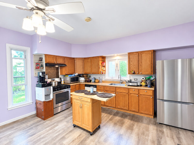 952 Larkin Avenue Elgin IL 60123