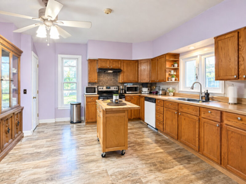952 Larkin Avenue Elgin IL 60123