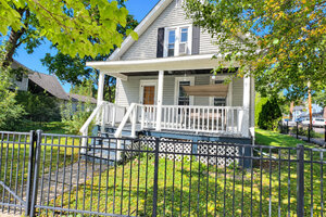 Photo of 952 Larkin Avenue Elgin IL 60123