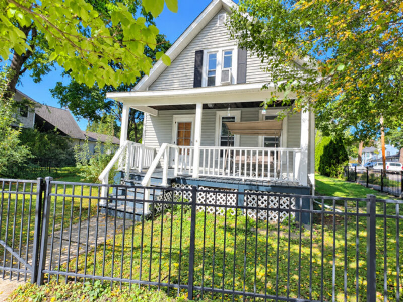 952 Larkin Avenue Elgin IL 60123