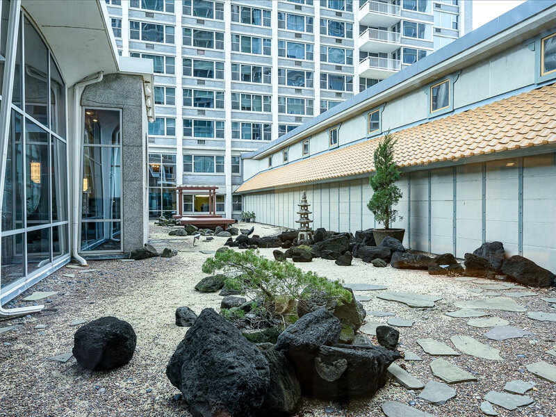 4250 N Marine Drive Chicago IL 60613