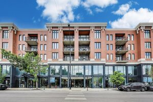 Photo of 3232 N Halsted Street Chicago IL 60657