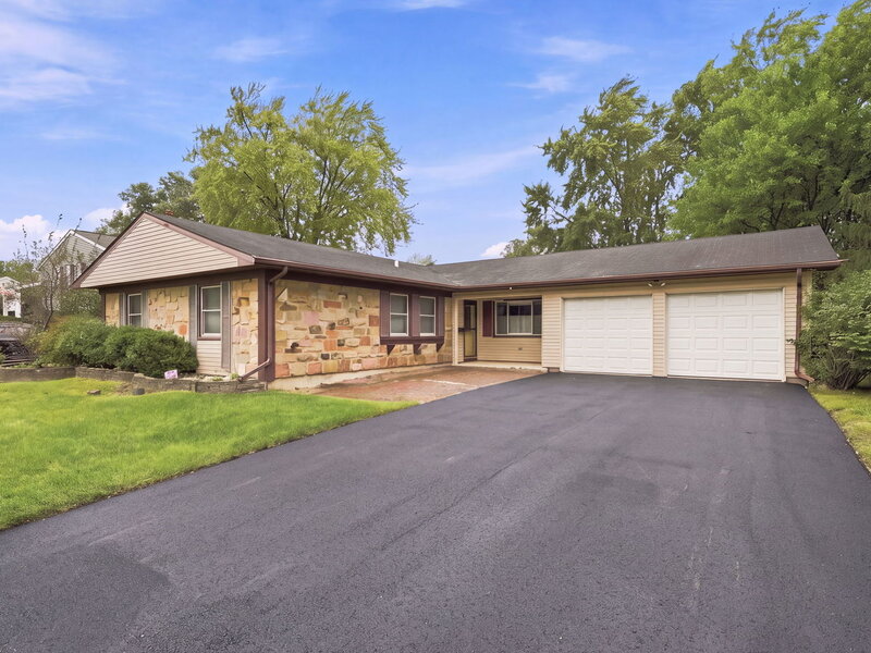 1600 Cambourne Lane Schaumburg IL 60194