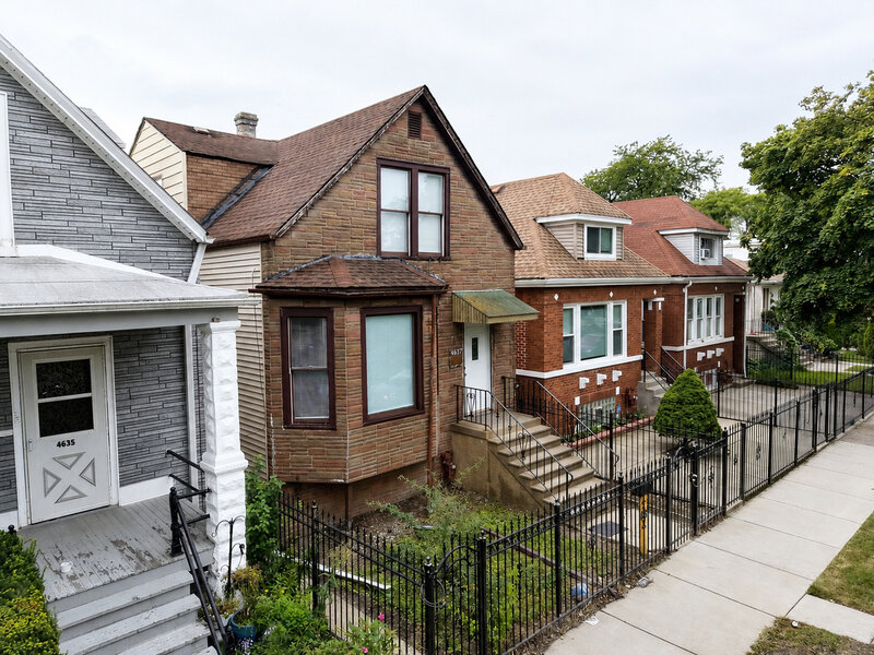 4637 W Mclean Avenue Chicago IL 60639