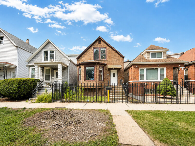 4637 W Mclean Avenue Chicago IL 60639