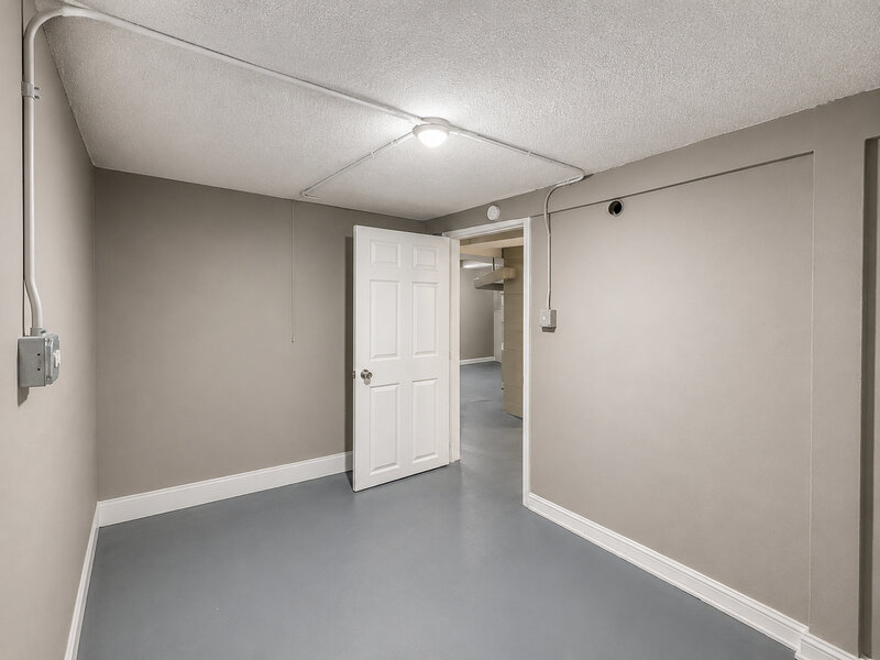 4637 W Mclean Avenue Chicago IL 60639