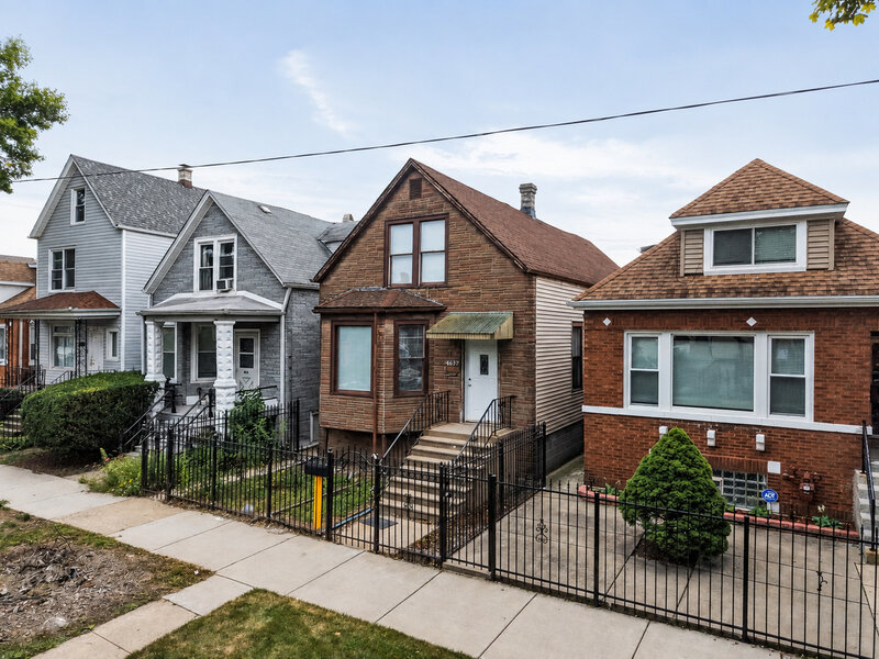 4637 W Mclean Avenue Chicago IL 60639