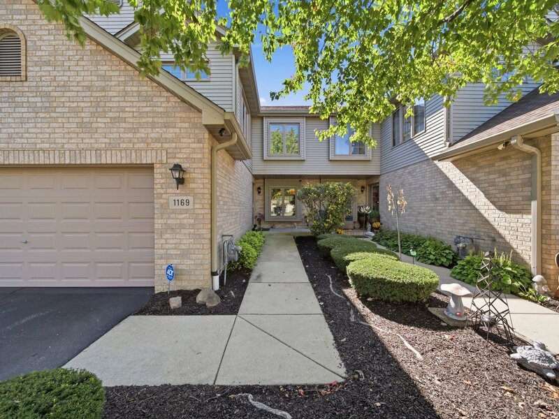 1169 Amber Drive Lemont IL 60439