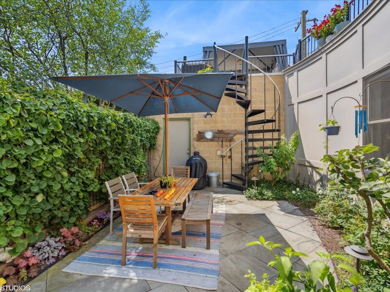 1942 N Wolcott Avenue Chicago IL 60622