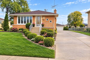 Photo of 8629 Laramie Avenue Burbank IL 60459