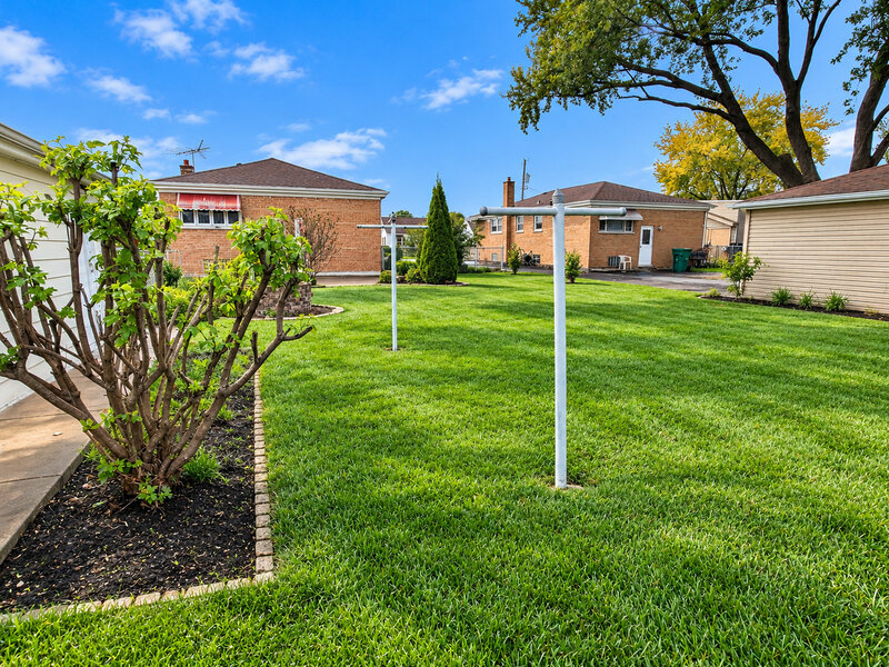 8629 Laramie Avenue Burbank IL 60459