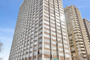 Photo of 6171 N Sheridan Road Chicago IL 60660 Unit 2104