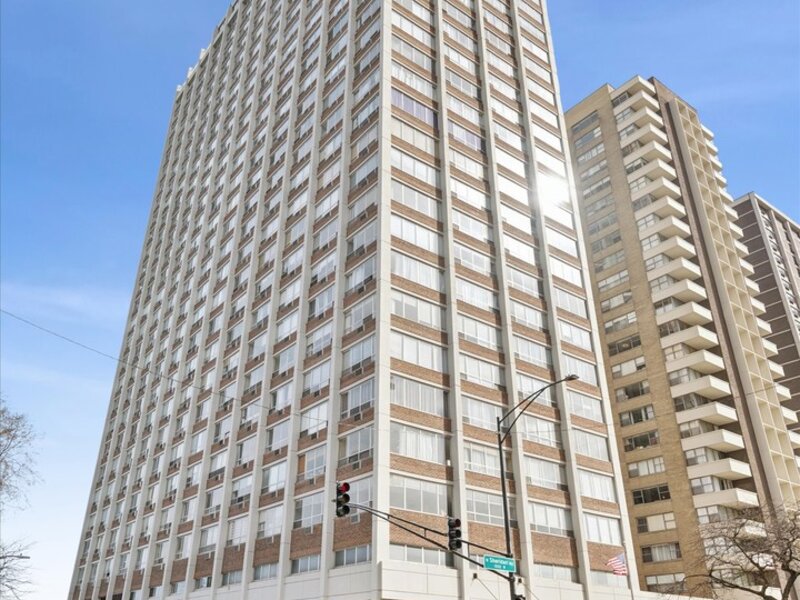 6171 N Sheridan Road Chicago IL 60660