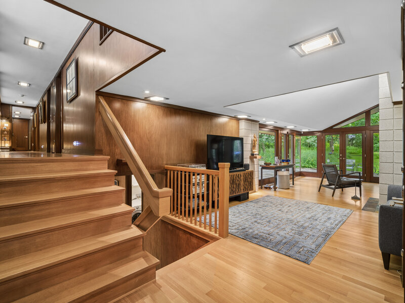 1120 Ridgewood Drive Highland Park IL 60035
