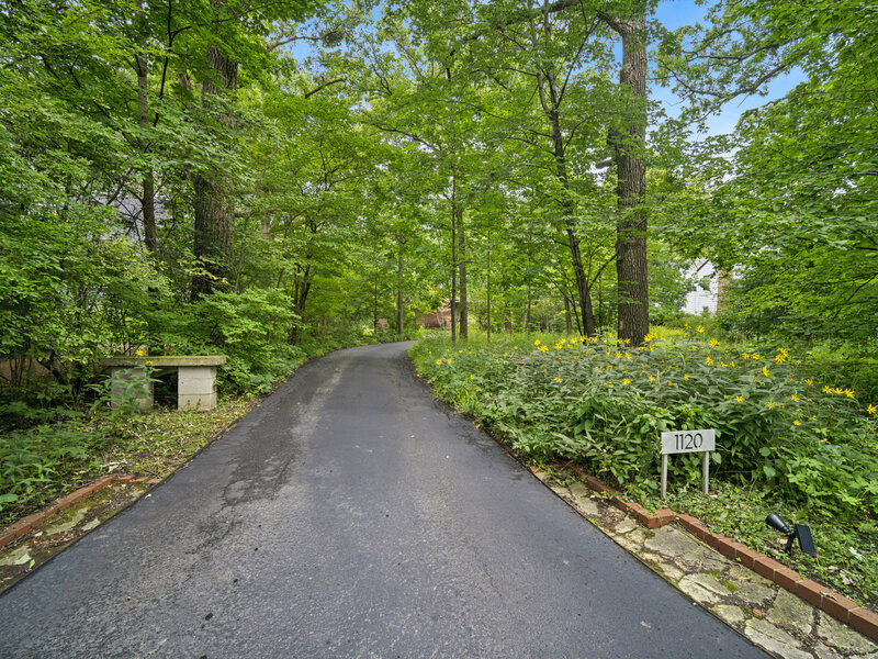 1120 Ridgewood Drive Highland Park IL 60035
