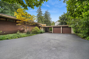 Photo of 1120 Ridgewood Drive Highland Park IL 60035