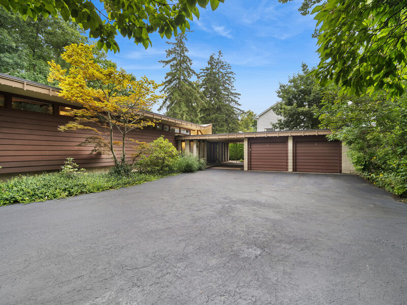 1120 Ridgewood Drive Highland Park IL 60035