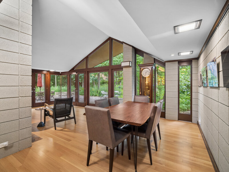 1120 Ridgewood Drive Highland Park IL 60035