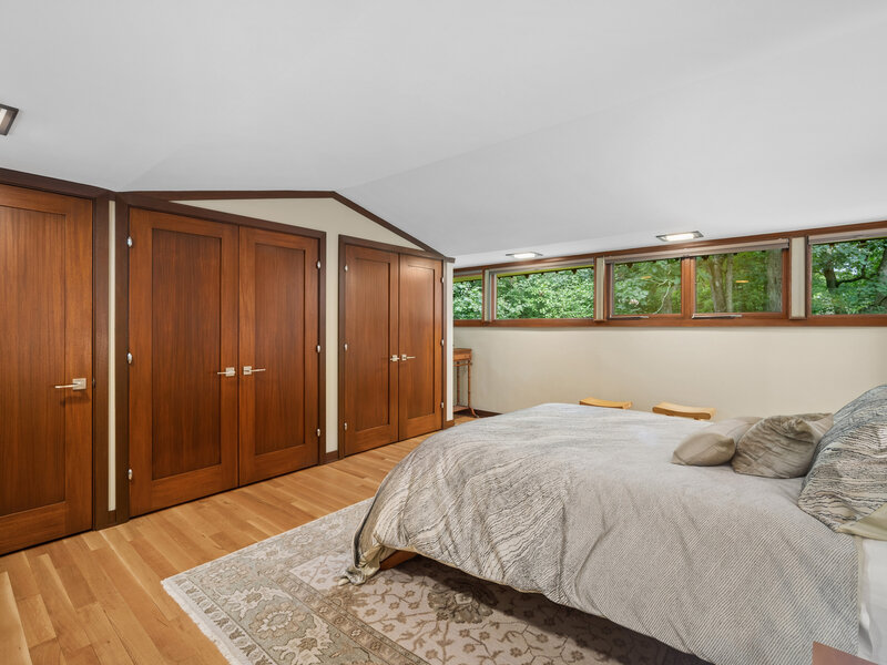 1120 Ridgewood Drive Highland Park IL 60035