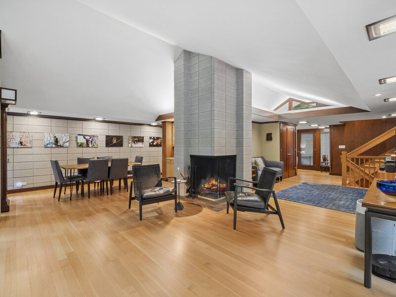 1120 Ridgewood Drive Highland Park IL 60035