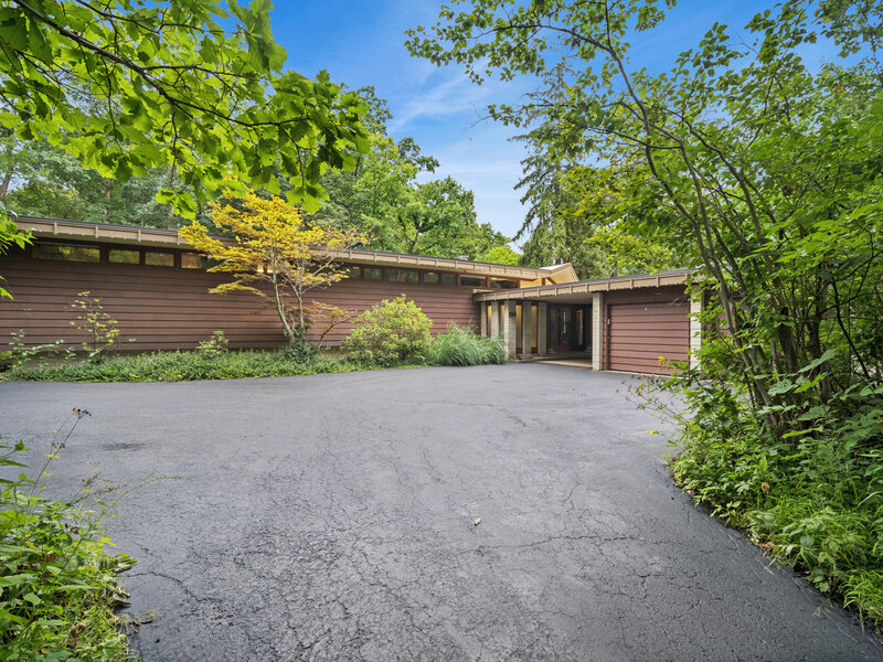 1120 Ridgewood Drive Highland Park IL 60035