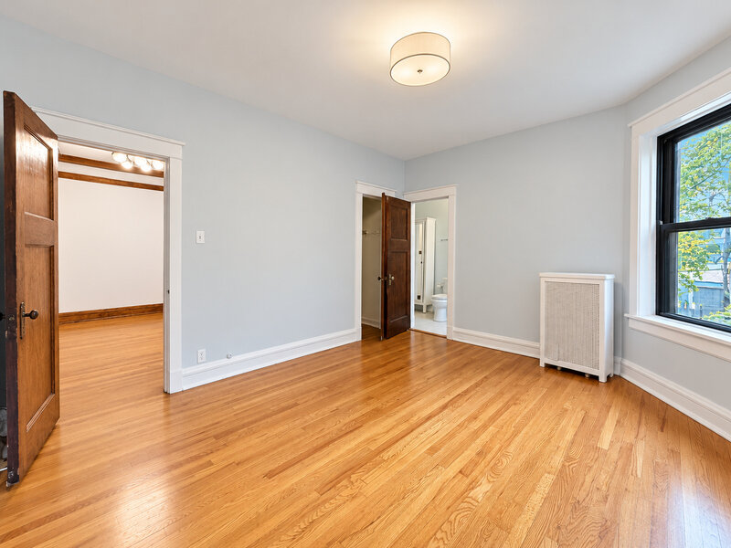 5406 S East View Park Chicago IL 60615