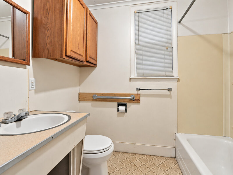 633 Locust Place Clinton IA 52732