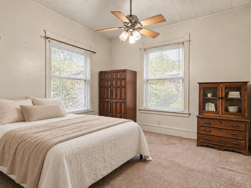633 Locust Place Clinton IA 52732