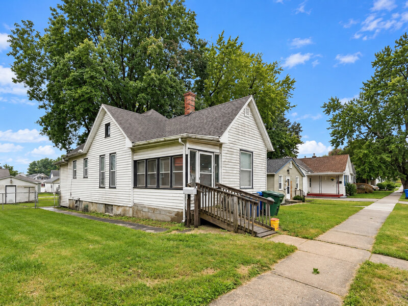 633 Locust Place Clinton IA 52732