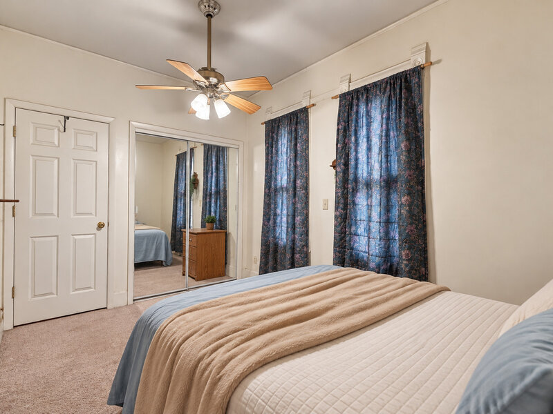 633 Locust Place Clinton IA 52732