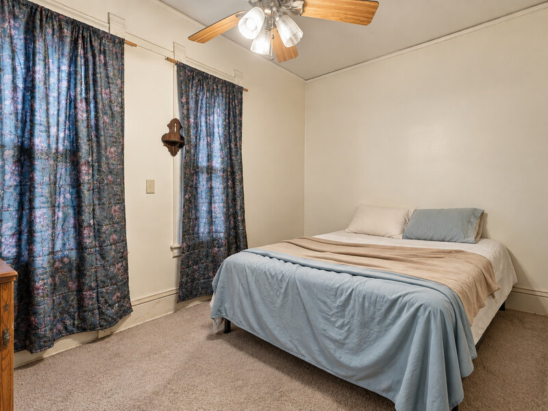 633 Locust Place Clinton IA 52732