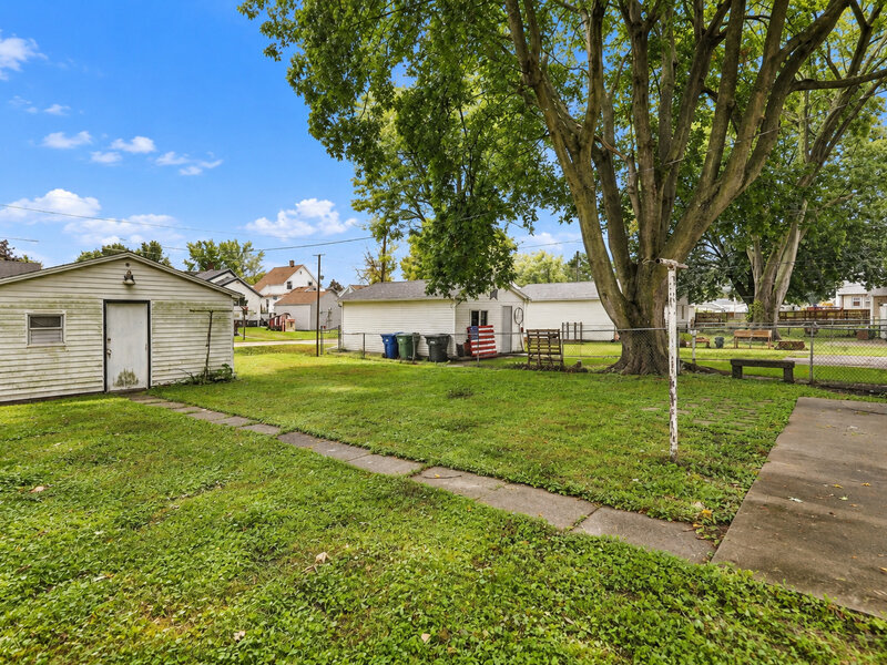 633 Locust Place Clinton IA 52732