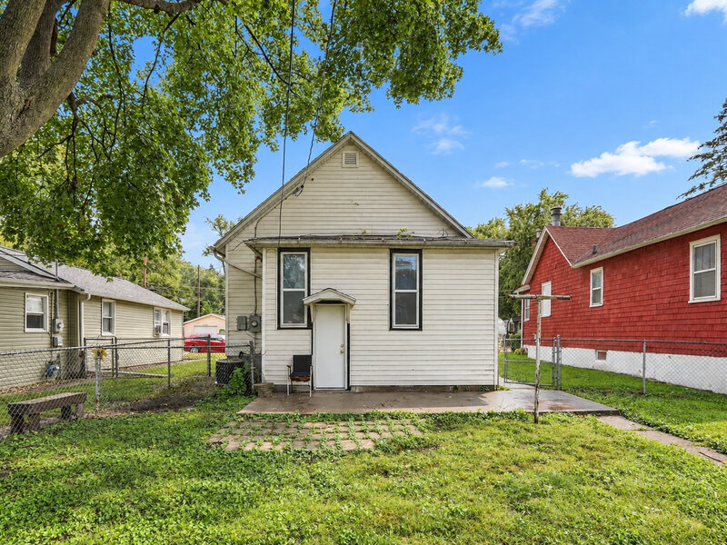 633 Locust Place Clinton IA 52732