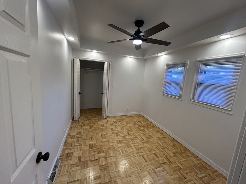 7659 S Bennett Avenue Chicago IL 60649