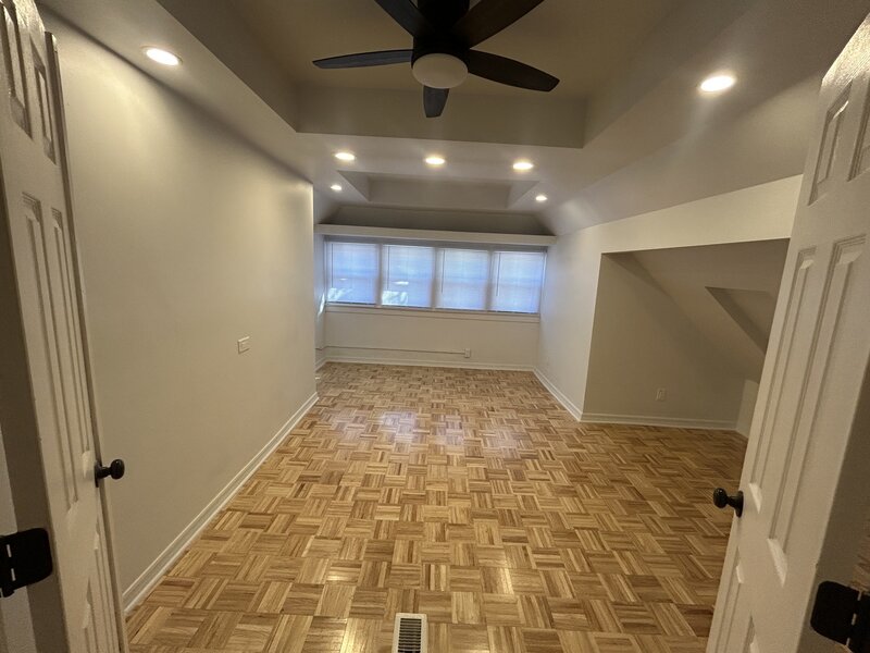 7659 S Bennett Avenue Chicago IL 60649