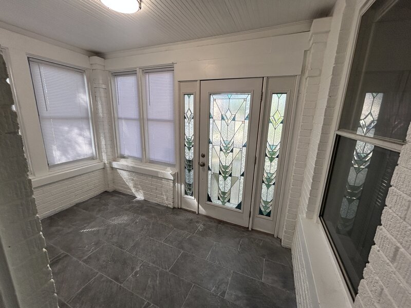 7659 S Bennett Avenue Chicago IL 60649