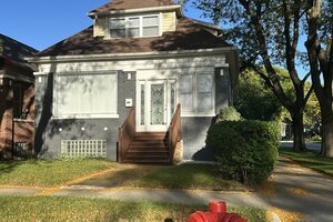 Photo of 7659 S Bennett Avenue Chicago IL 60649