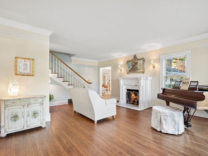 735 Hawthorne Lane Geneva IL 60134