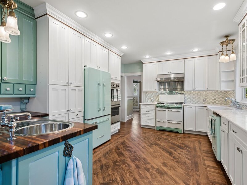 735 Hawthorne Lane Geneva IL 60134