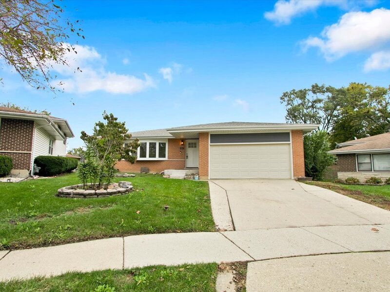 2033 N Wainwright Court Palatine IL 60074