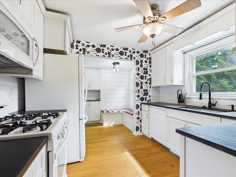 67 Grove Avenue Glen Ellyn IL 60137