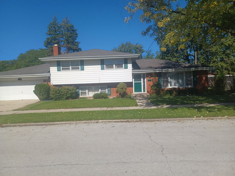 742 E 168th Place South Holland IL 60473