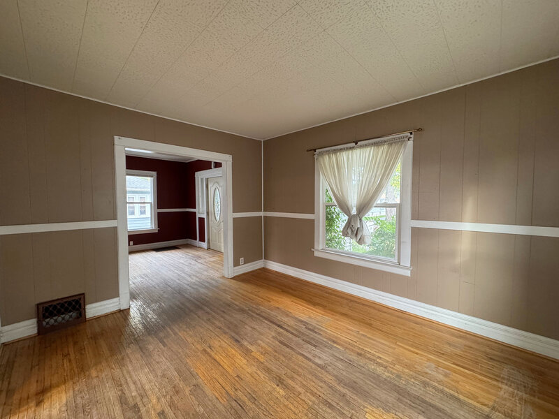 303 Davison Street Joliet IL 60433