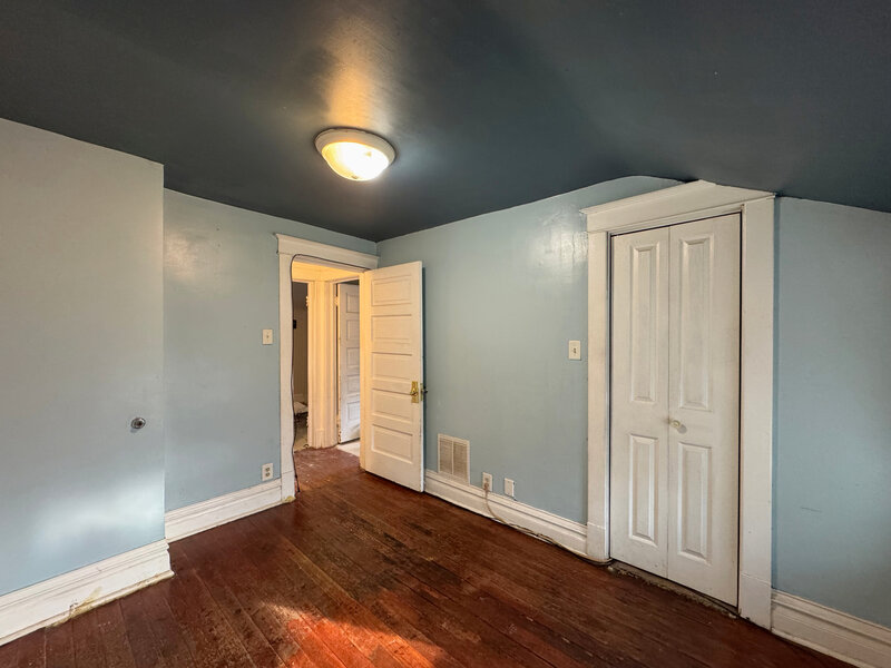 303 Davison Street Joliet IL 60433
