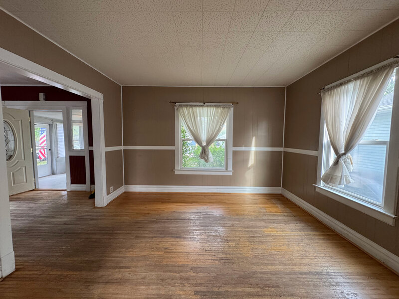 303 Davison Street Joliet IL 60433