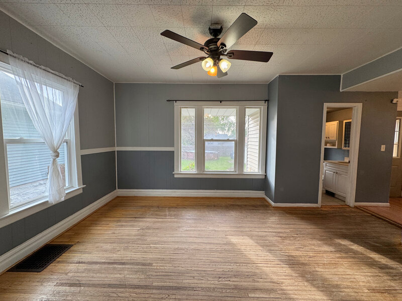 303 Davison Street Joliet IL 60433