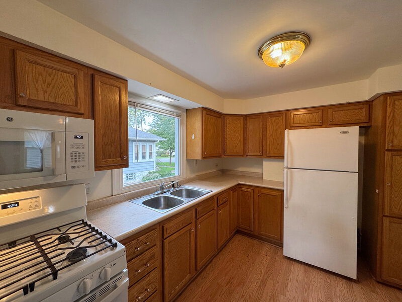 303 Davison Street Joliet IL 60433